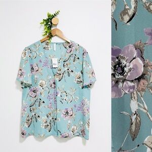 Mia & Tess NWT Blue V-Neck Floral Button Front Blouse